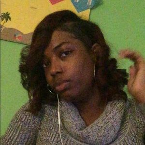 Meet your Posher, Akilah